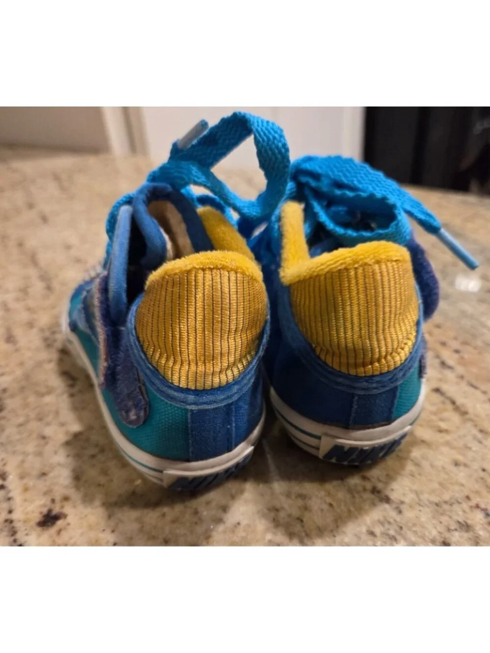 Nike VTG Toddler Size 5.5 Sneakers Shoe Blue Yellow Terry Cloth Strap Tie